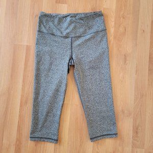 Victoria's Secret VSX Sport Capris Sz S